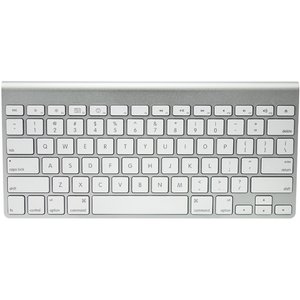 Apple Bluetooth Wireless Keyboard for Mac (OS X 10.5.8 or later) and iPad. Used, Excellent