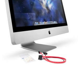 DIY Kit for all Apple 27" iMac 2011 Models for installing an internal SSD. Without tools.